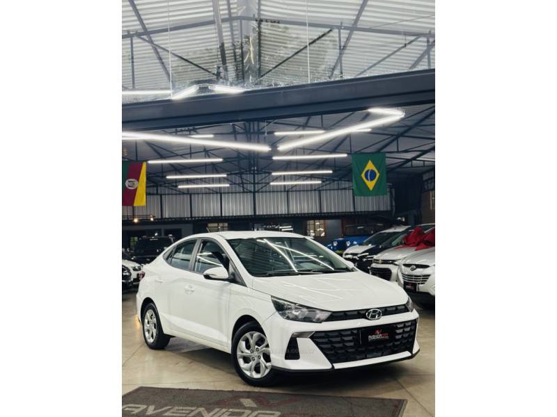 HYUNDAI - HB20S - 2023/2023 - Branca - R$ 79.900,00