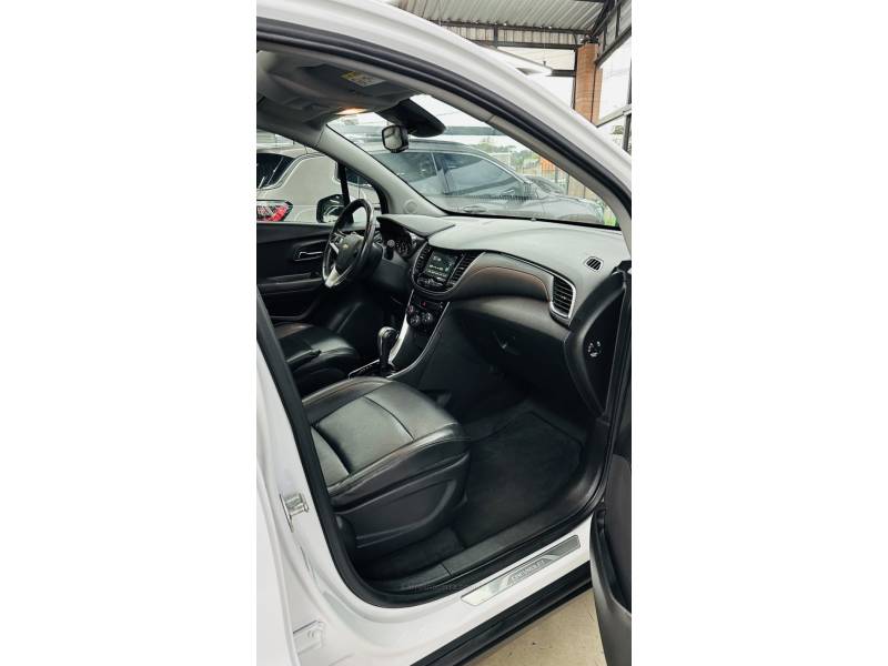 CHEVROLET - TRACKER - 2017/2017 - Branca - R$ 88.900,00
