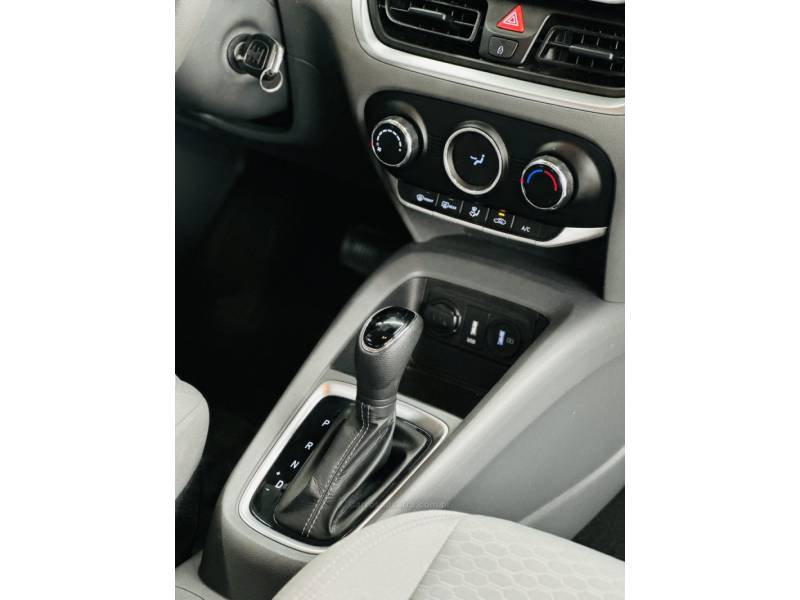 HYUNDAI - HB20S - 2022/2022 - Bege - R$ 85.900,00