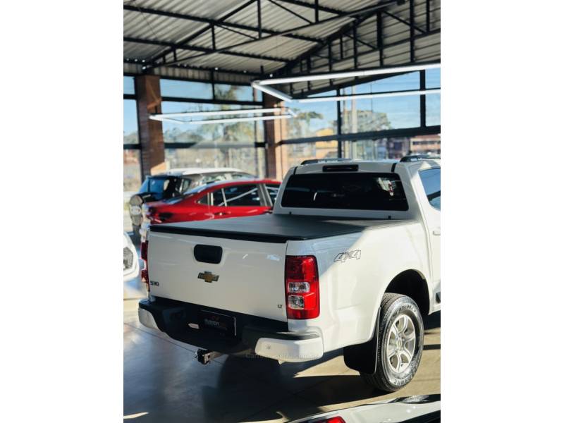 CHEVROLET - S10 - 2018/2018 - Branca - R$ 142.900,00