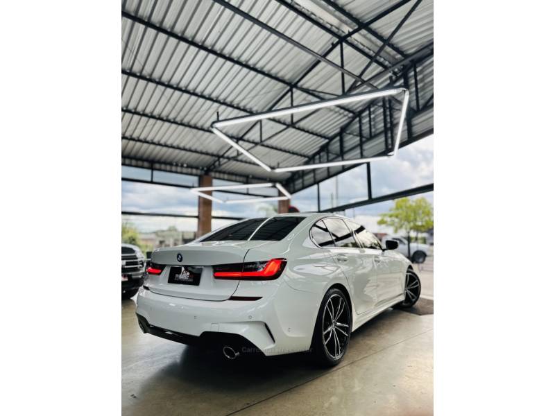 BMW - 320I - 2022/2022 - Branca - R$ 142.900,00