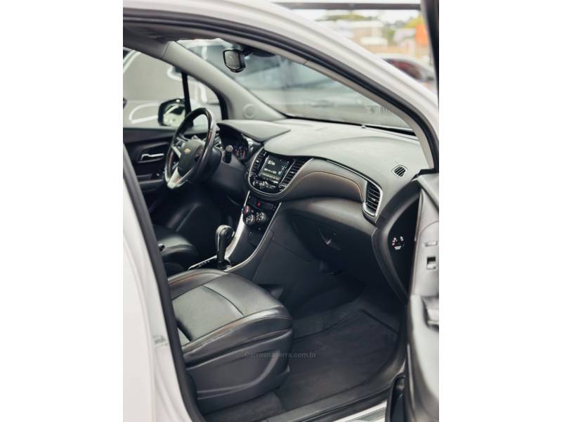 CHEVROLET - TRACKER - 2017/2017 - Branca - R$ 88.900,00