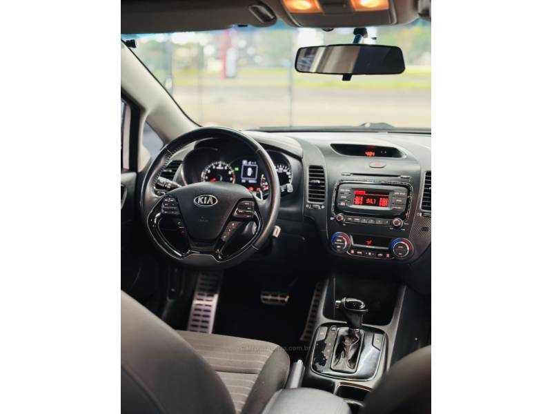 KIA MOTORS - CERATO - 2019/2019 - Branca - R$ 87.900,00