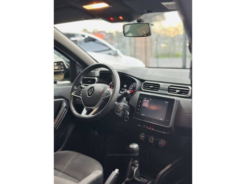 RENAULT - DUSTER - 2022/2022 - Branca - R$ 81.900,00