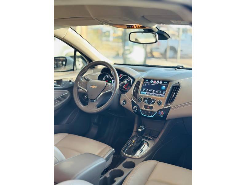 CHEVROLET - CRUZE - 2019/2019 - Branca - R$ 99.900,00