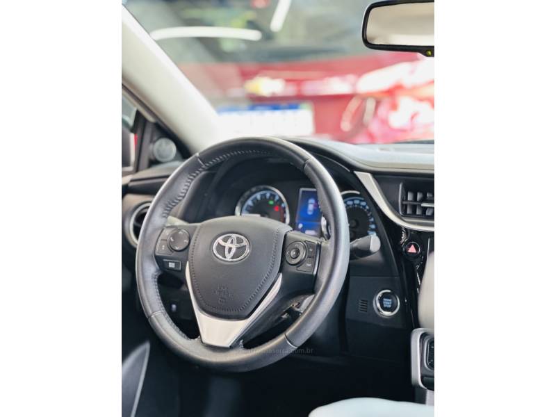 TOYOTA - COROLLA - 2019/2019 - Branca - R$ 112.900,00