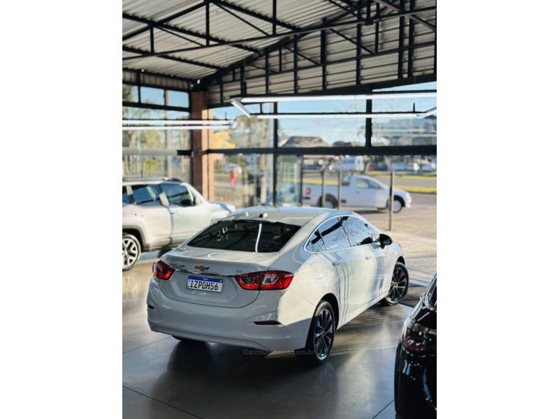 CHEVROLET - CRUZE - 2019/2019 - Branca - R$ 99.900,00