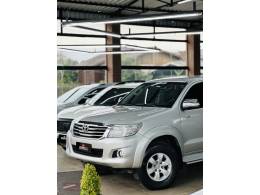 TOYOTA - HILUX - 2014/2014 - Prata - R$ 134.900,00