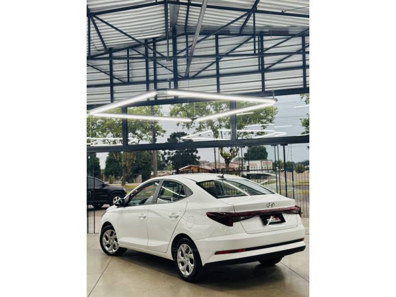 HYUNDAI - HB20S - 2023/2023 - Branca - R$ 79.900,00