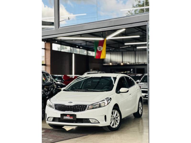 KIA MOTORS - CERATO - 2019/2019 - Branca - R$ 87.900,00