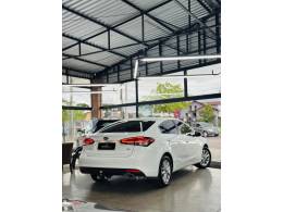 KIA MOTORS - CERATO - 2019/2019 - Branca - R$ 87.900,00