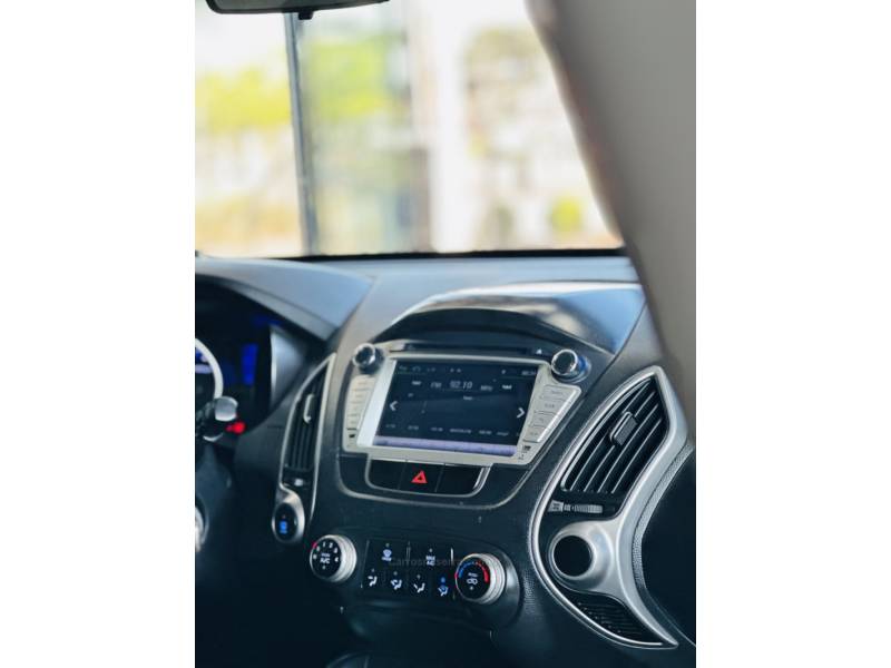 HYUNDAI - IX35 - 2012/2012 - Prata - R$ 68.900,00