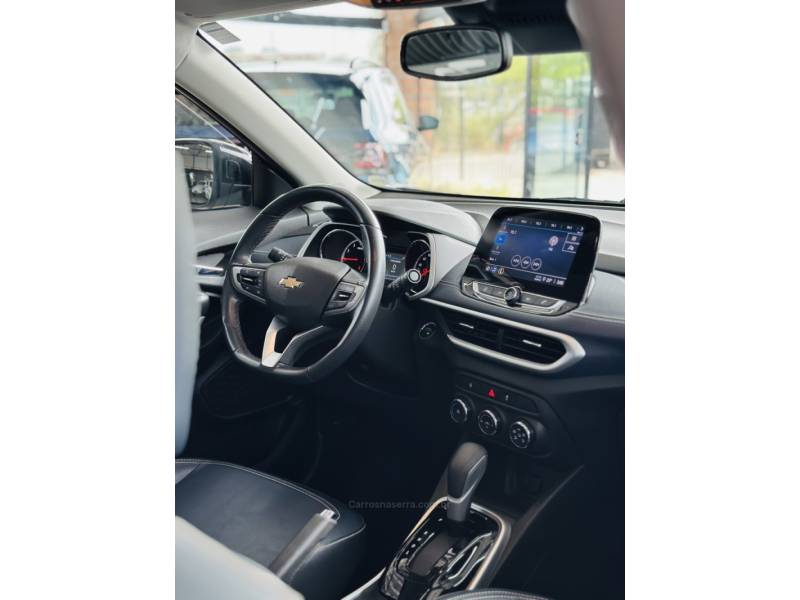 CHEVROLET - TRACKER - 2023/2023 - Preta - R$ 121.900,00