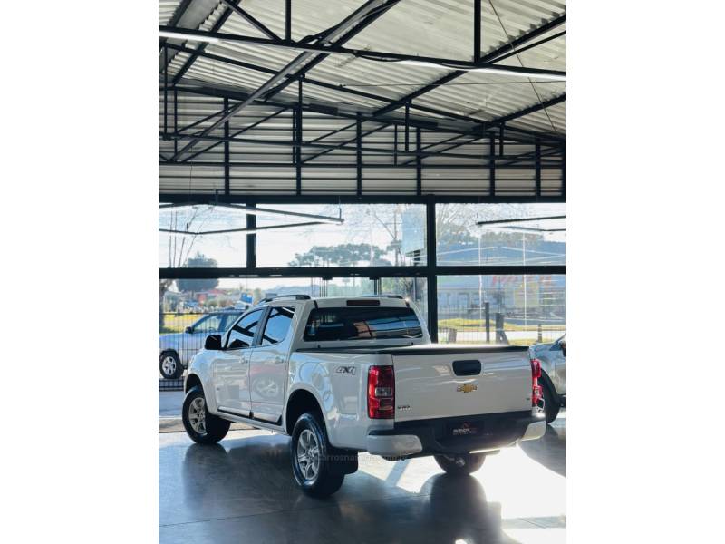 CHEVROLET - S10 - 2018/2018 - Branca - R$ 142.900,00