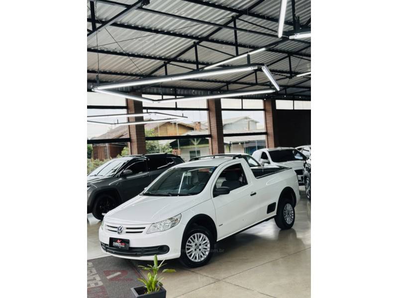 VOLKSWAGEN - SAVEIRO - 2012/2012 - Branca - R$ 44.900,00