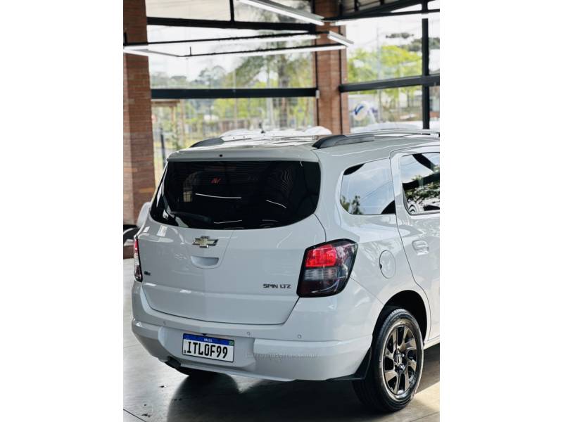 CHEVROLET - SPIN - 2013/2013 - Branca - R$ 61.900,00