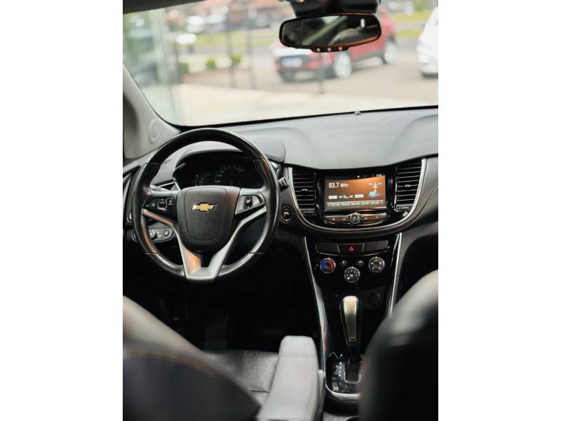 CHEVROLET - TRACKER - 2017/2017 - Branca - R$ 88.900,00