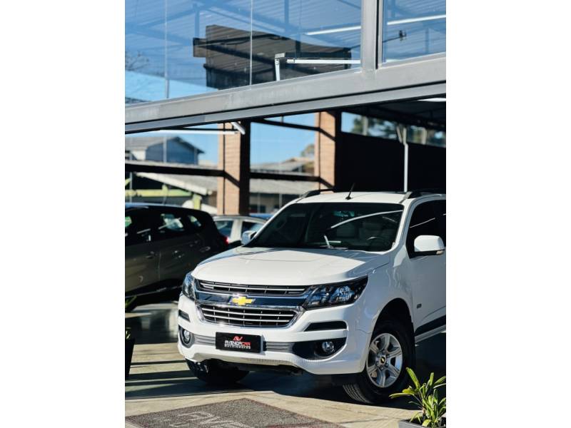 CHEVROLET - S10 - 2018/2018 - Branca - R$ 142.900,00