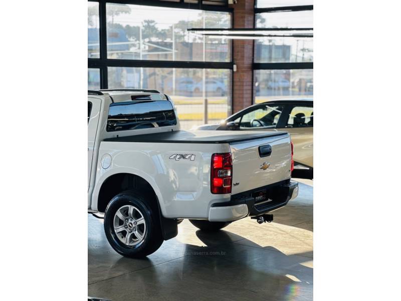 CHEVROLET - S10 - 2018/2018 - Branca - R$ 142.900,00