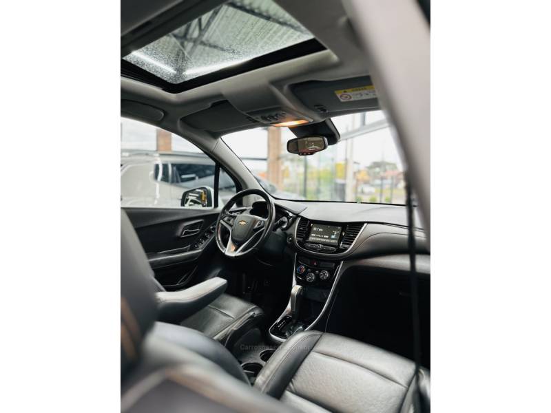 CHEVROLET - TRACKER - 2017/2017 - Branca - R$ 88.900,00
