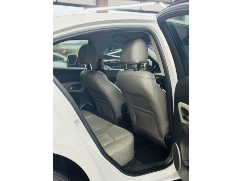 CHEVROLET - CRUZE - 2014/2014 - Branca - R$ 74.900,00