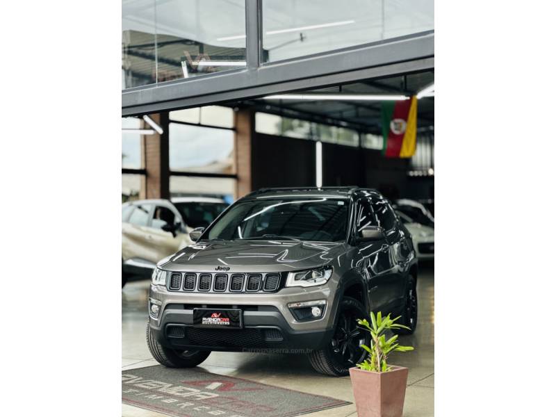 JEEP - COMPASS - 2018/2018 - Cinza - R$ 115.900,00