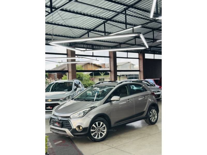 HYUNDAI - HB20X - 2017/2017 - Cinza - R$ 76.900,00